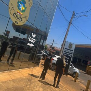 PCGO prende homem que ameaçou matar ex companheira e filhas em Trindade durante Operação Agosto Lilás