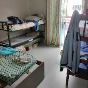 PCGO prende mulher acusada de cárcere privado e maus tratos em clínica de reabilitação, em Caldas Novas