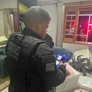 PCGO sequestra R$ 1 milhão e cumpre mandados em GO, MG e SC contra grupo que aplicava golpes com carros de luxo