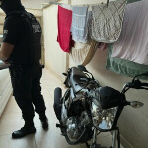 PCGO sequestra R$ 1 milhão e cumpre mandados em GO, MG e SC contra grupo que aplicava golpes com carros de luxo