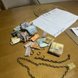 PCGO sequestra R$ 1 milhão e cumpre mandados em GO, MG e SC contra grupo que aplicava golpes com carros de luxo