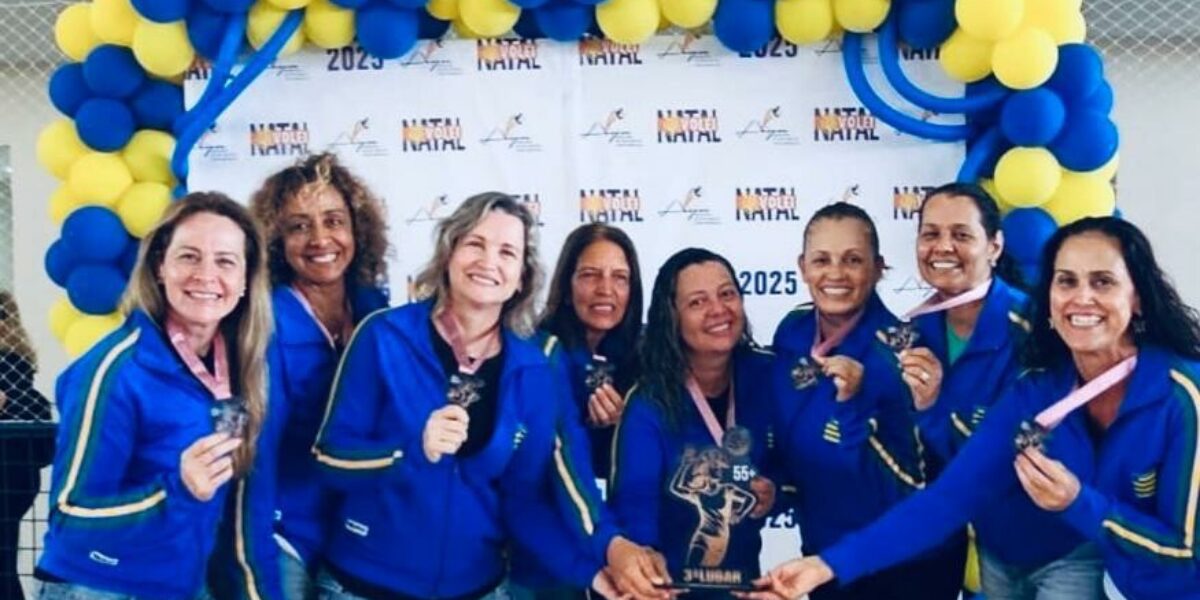 Policial civil participa de jogo feminino de vôlei em Natal, durante Campeonato Nacional de Atletas