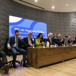 Delegado Geral da Polícia Civil participa de discussão sobre a PEC da Segurança na Assembleia Legislativa