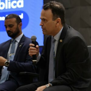 Delegado Geral da Polícia Civil participa de discussão sobre a PEC da Segurança na Assembleia Legislativa