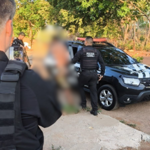 PCGO apreende adolescentes ligados a organização criminosa durante cumprimento de mandados