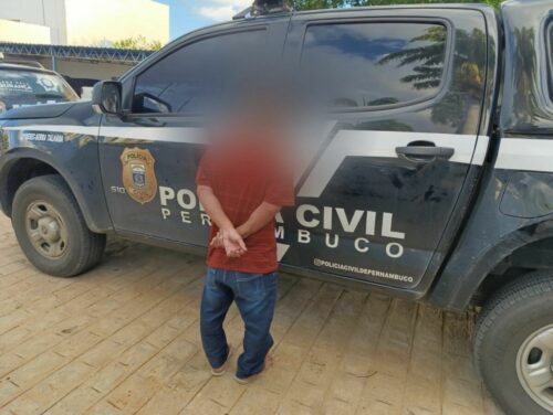 PCGO e PCPE prendem autor de extorsão contra criança; homem mantinha armazenado conteúdo pornográfico infantil