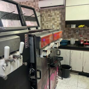 PCGO e Vigilância Sanitária interditam açaiteria em Goiânia por risco à saúde pública