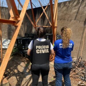 PCGO flagra descarte irregular de baterias tóxicas em Itumbiara