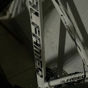 PCGO prende casal por tráfico de drogas em residência na presença dos filhos menores