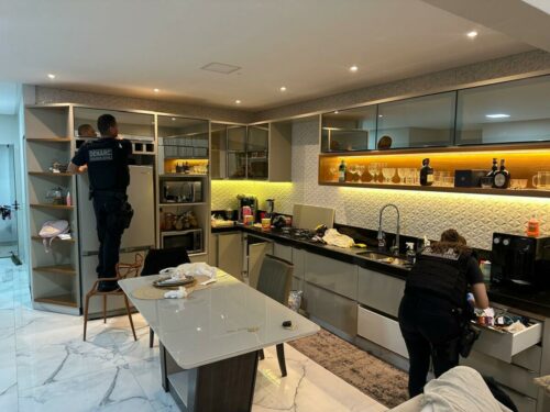 PCGO prende família dedicada ao tráfico de drogas e lavagem de dinheiro e bloqueia mais de R$ 4 milhões