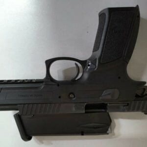 PCGO prende família dedicada ao tráfico de drogas e lavagem de dinheiro e bloqueia mais de R$ 4 milhões