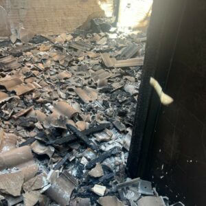 PCGO prende homem e busca dois foragidos por incendiar casa de mulher em Santa Helena após separação familiar