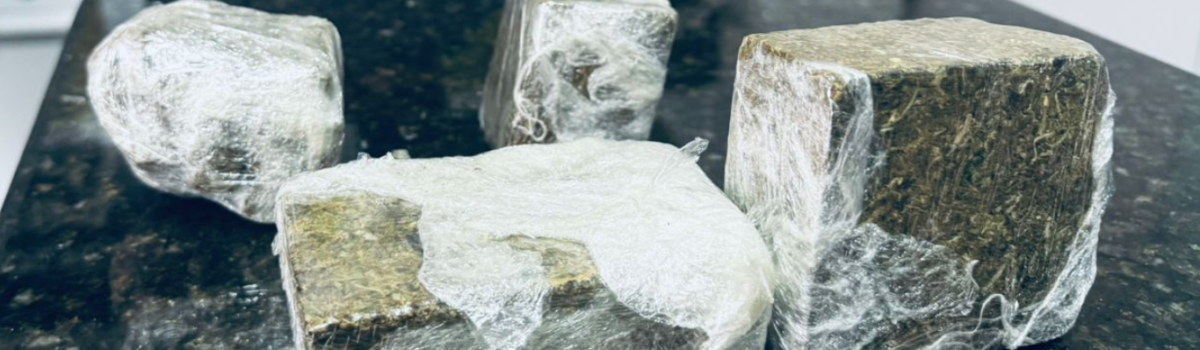 PCGO prende motorista de aplicativo e passageiro por tráfico de drogas em Hidrolândia