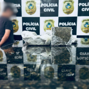 PCGO prende motorista de aplicativo e passageiro por tráfico de drogas em Hidrolândia