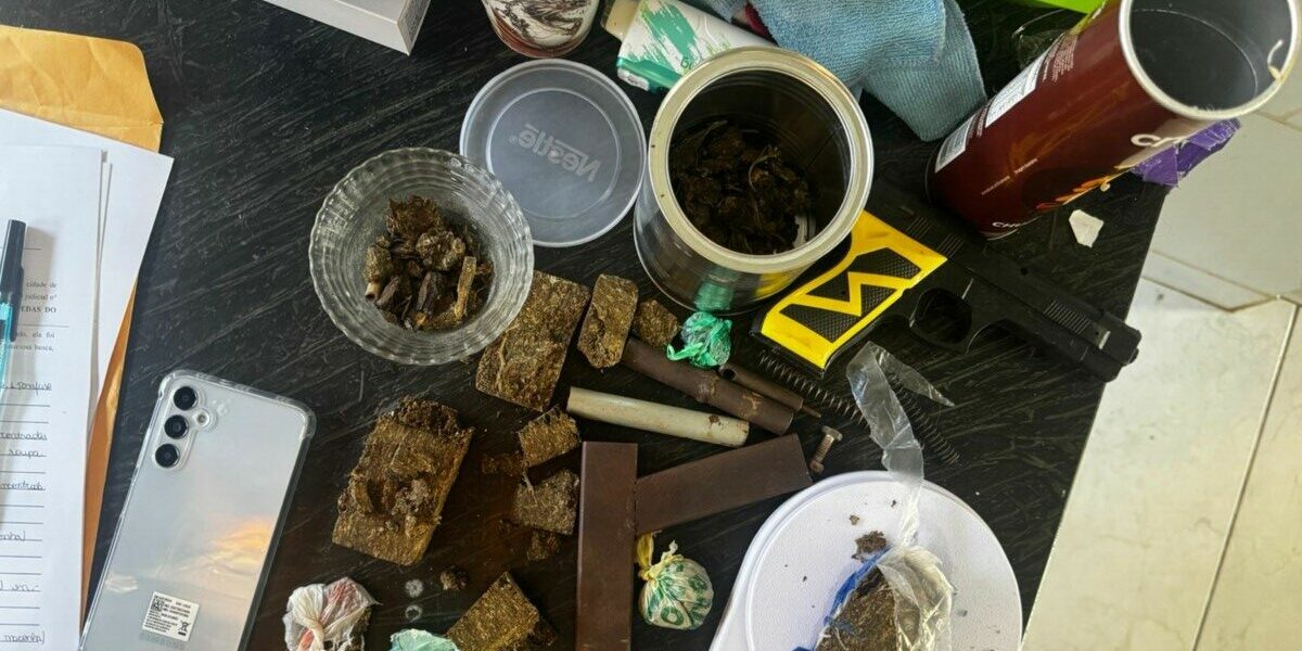 PCGO prende homem em flagrante por tráfico de drogas durante operação em Águas Lindas