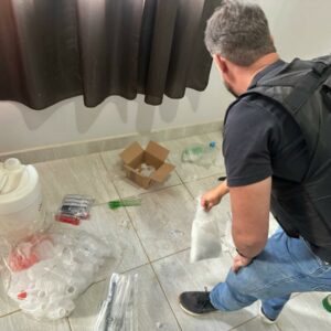 Polícia Civil cumpre mandado de busca e apreensão e prende investigado por tráfico em Águas Lindas de Goiás