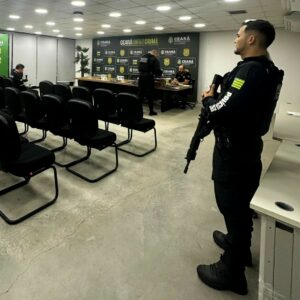 Operação Enigma: PCGO e PCCE prendem oito pessoas e apreendem munições e cartões bancários