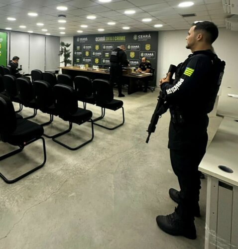 Operação Enigma: PCGO e PCCE prendem oito pessoas e apreendem munições e cartões bancários