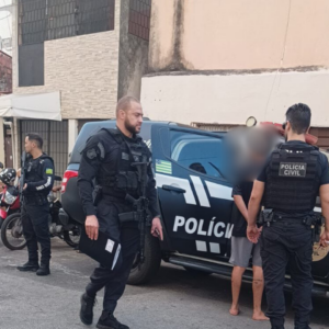 Operação Enigma: PCGO e PCCE prendem oito pessoas e apreendem munições e cartões bancários