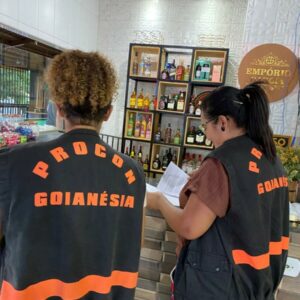 Operação Metanol: Bares e distribuidoras de Goianésia passam por fiscalização da Polícia Civil