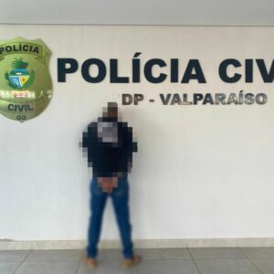 PCGO apreende drogas, dinheiro estrangeiro e pássaro silvestre durante prisão por tráfico em Valparaíso