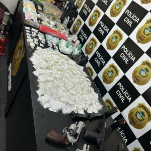 PCGO cumpre mandado de busca e apreende armas de fogo e grande quantidade de drogas em Luziânia