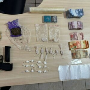 PCGO cumpre mandado e prende jovem por tráfico de drogas em Ouvidor