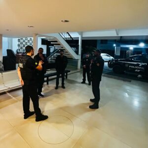 PCGO cumpre mandados de prisão contra mãe e filho por golpe do falso intermediário