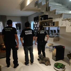PCGO cumpre mandados em endereços ligados a associação criminosa composta por membros da mesma família