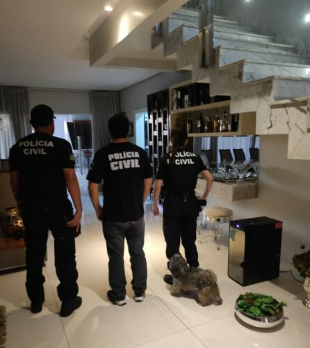 PCGO cumpre mandados em endereços ligados a associação criminosa composta por membros da mesma família