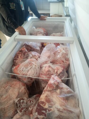 PCGO desarticula abatedouro clandestino e apreende grande quantidade de carne irregular em Niquelândia