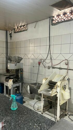 PCGO e Vigilância Sanitária interditam buffet clandestino em Goiânia