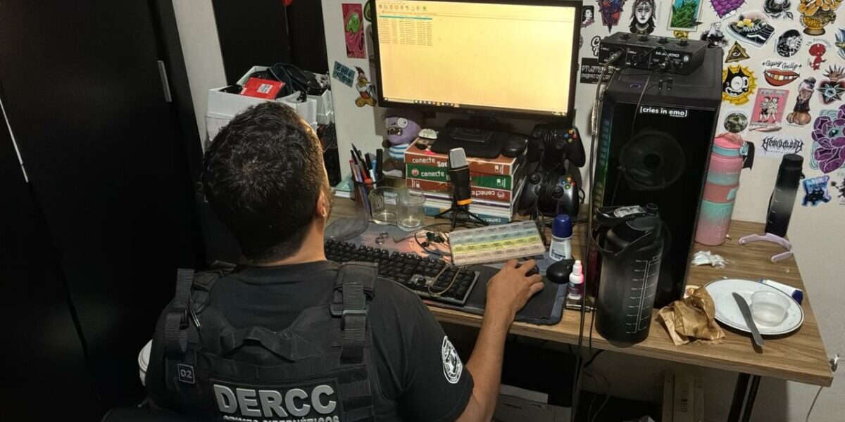 PCGO, em operação integrada, apreende celular e computador de investigado por armazenamento de material de exploração sexual infantil