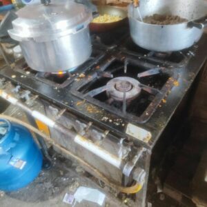 PCGO fecha fábrica clandestina de alimentos em Goiânia