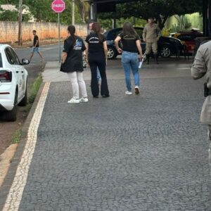 PCGO participa de operação integrada em Itumbiara para prevenir e combater intoxicações por metanol em bebidas alcoólicas