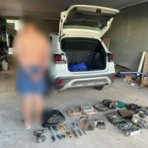 PCGO prende empresário por furto de módulos de caminhão e apreende armas e munições