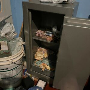 PCGO prende homem por tráfico de drogas, porte ilegal de arma e apreende mais de R$ 70 mil em Maurilândia