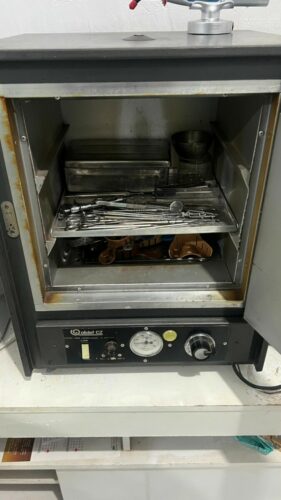 PCGO prende mulher por exercício ilegal da odontologia em consultório clandestino