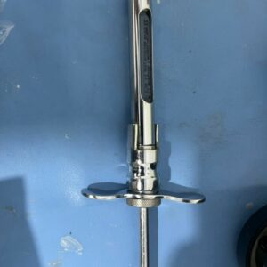 PCGO prende mulher por exercício ilegal da odontologia em consultório clandestino