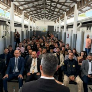 PCGO realiza cerimônia de revitalização da Central Geral de Flagrantes de Goiânia e homenageia policiais civis
