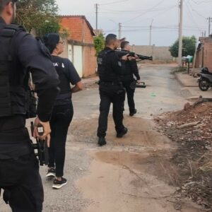 Polícia Civil cumpre mandados e prende suspeitos de cárcere privado e tortura em Uruaçu