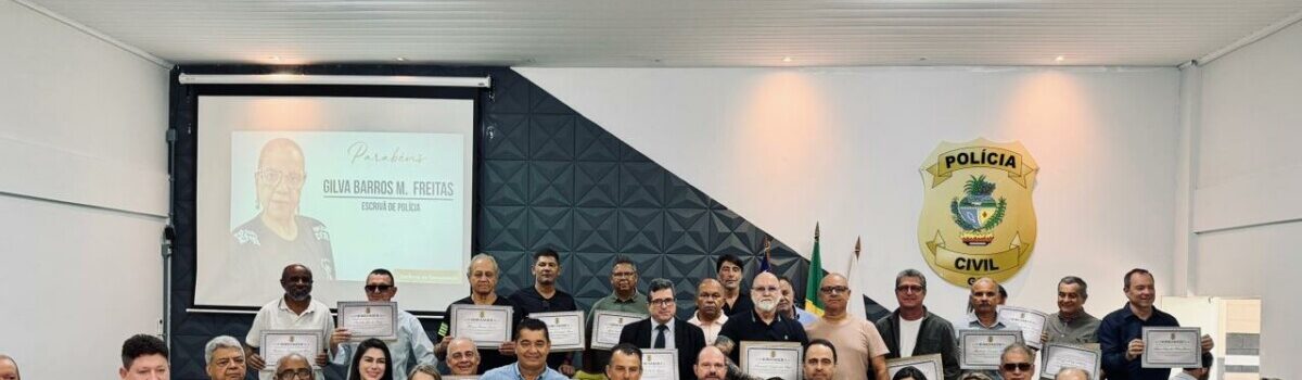 Polícia Civil de Goiás homenageia policiais aposentados em cerimônia de reconhecimento