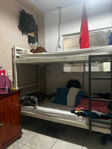 PCGO e Vigilância Sanitária fiscalizam instituição para idosos em Goiânia e constatam diversas irregularidades