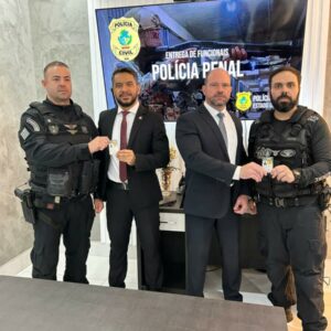PCGO entrega mais de 1700 carteiras de identidade funcional &agrave; Pol&iacute;cia Penal de Goi&aacute;s