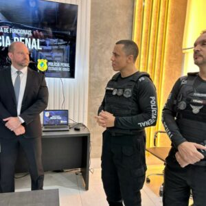 PCGO entrega mais de 1700 carteiras de identidade funcional &agrave; Pol&iacute;cia Penal de Goi&aacute;s