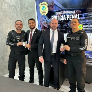 PCGO entrega mais de 1700 carteiras de identidade funcional &agrave; Pol&iacute;cia Penal de Goi&aacute;s