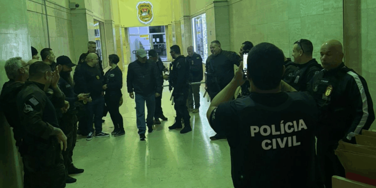 Servidores do Instituto de Identificação recebem elogio da 1º Delegacia Distrital de Goiânia