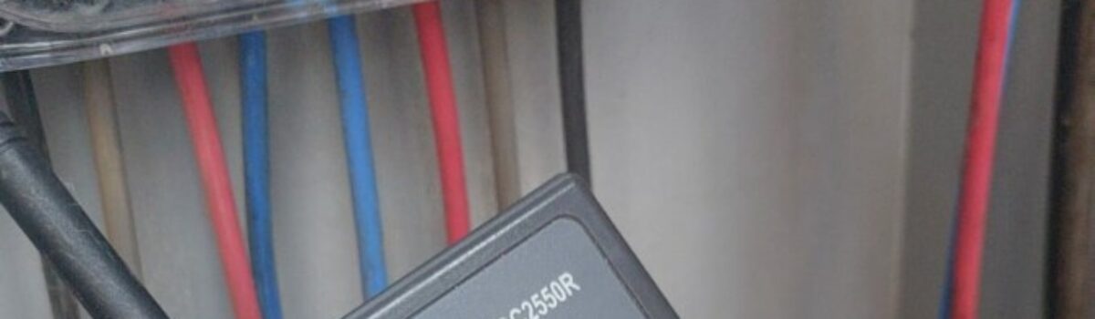 PCGO prende envolvidos em furto de energia elétrica em Goianésia; estúdio de bronzeamento foi alvo de operação