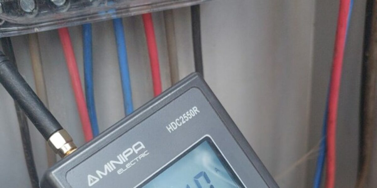 PCGO prende envolvidos em furto de energia elétrica em Goianésia; estúdio de bronzeamento foi alvo de operação