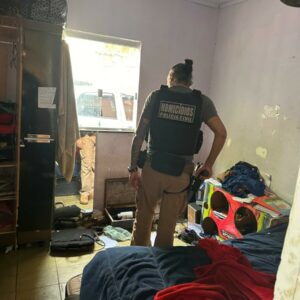PCGO prende investigados por tentar matar homem em porta de distribuidora de Novo Gama
